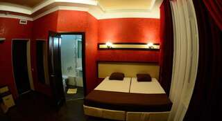 Гостиница A-Hotel Оренбург Улучшенный двухместный номер с 1 кроватью или 2 отдельными кроватями-5