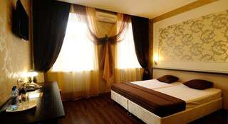 Гостиница A-Hotel Оренбург Улучшенный двухместный номер с 1 кроватью или 2 отдельными кроватями-4